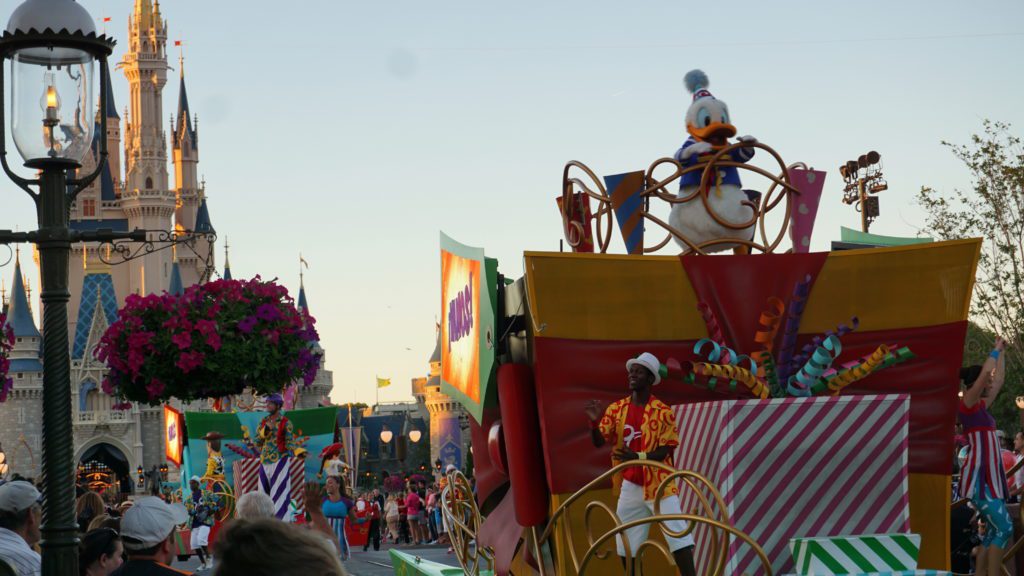 EILMELDUNG: Walt Disney World öffnet in zwei Schritten ab dem 11. Juli! 3 Magic Kingdom Parade