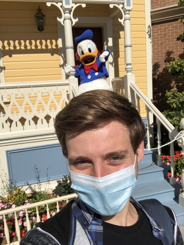 Zeit für Magie: Unser Recap zur Wiedereröffnung von Disneyland Paris 4 DLP Selfie Spot with Donald Duck
