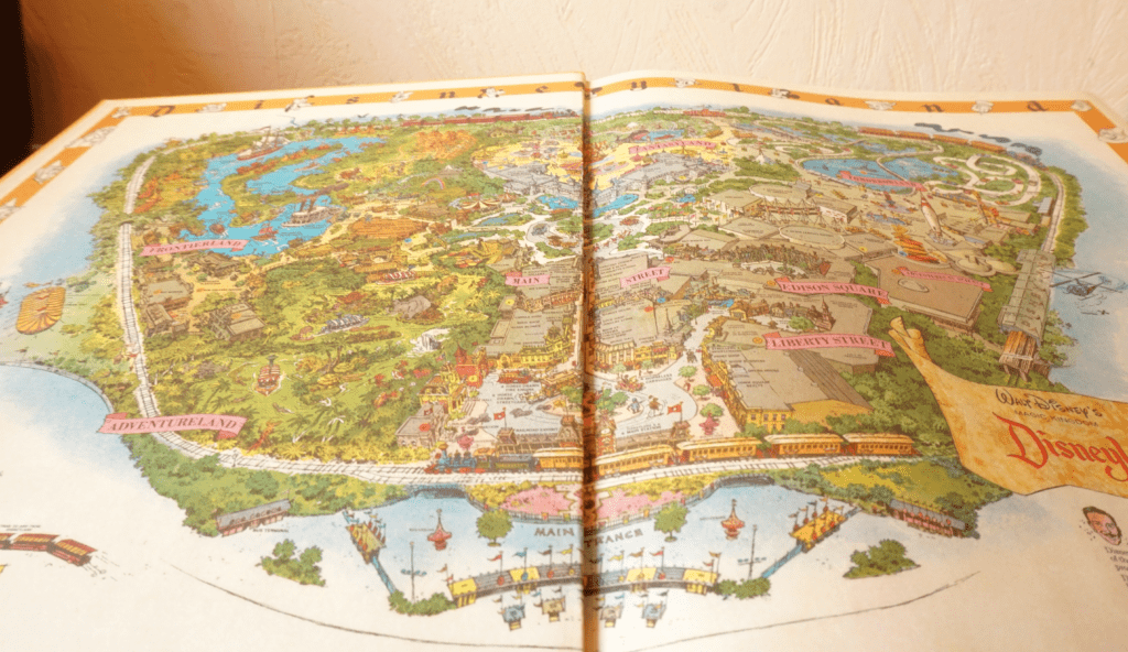Buch-Empfehlung: „Walt Disney's Disneyland“ - Die Entstehung von Walts großem Traum auf 328 Seiten! (Rezension) 12 BUCH shot2