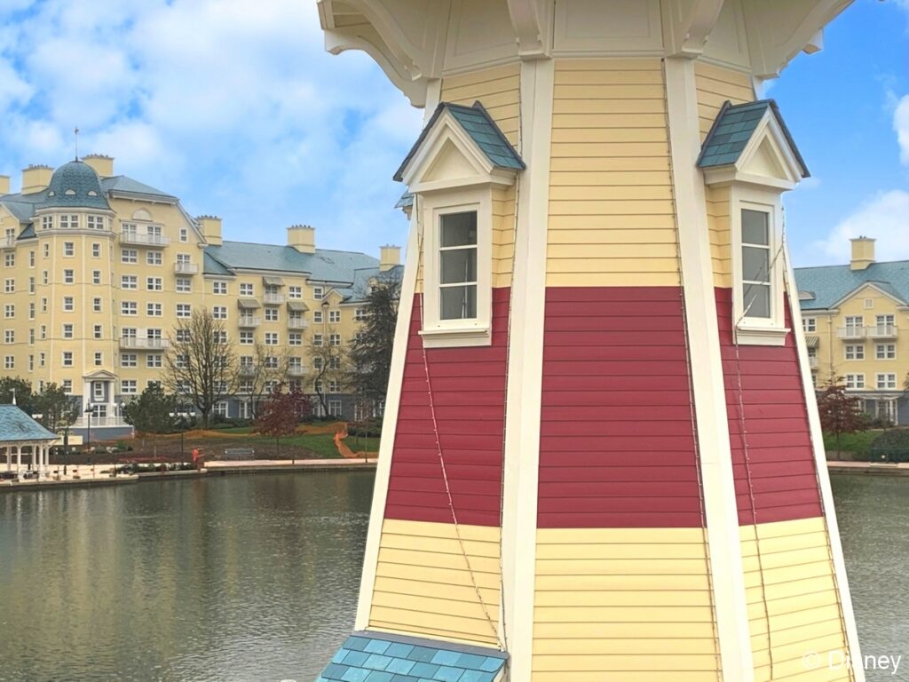 Der Leuchtturm vom Newport Bay Club wurde renoviert