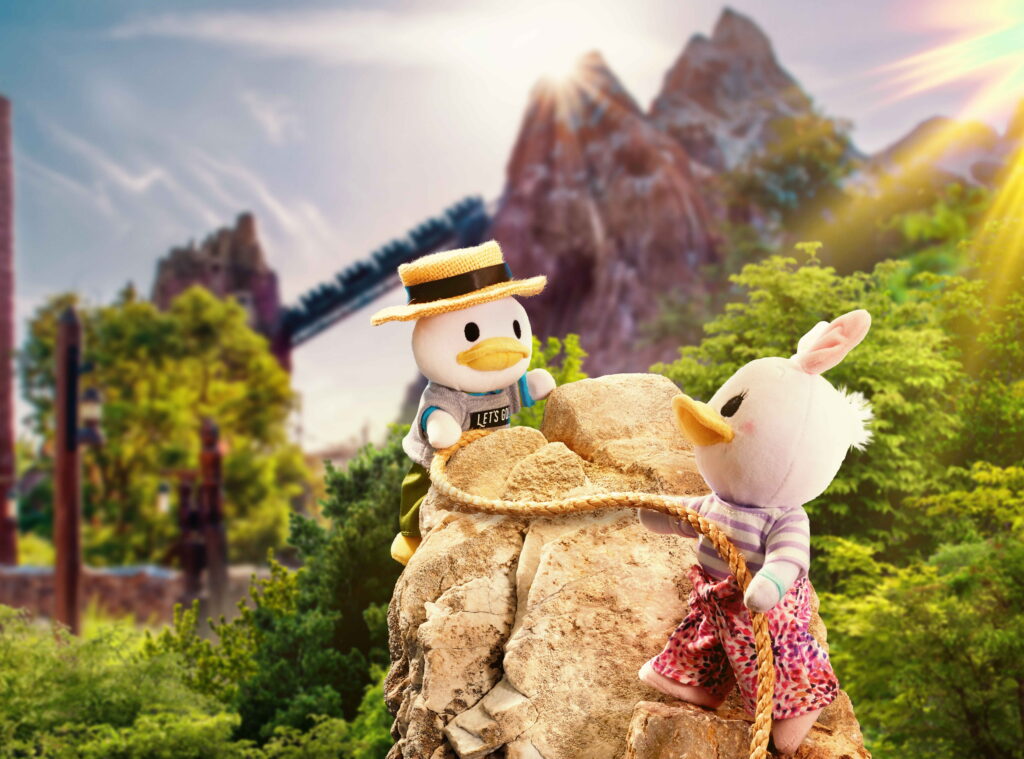 Donald and Daisy nuiMO at Expedition Everst at Disney's Animal Kingdom in Walt Disney World