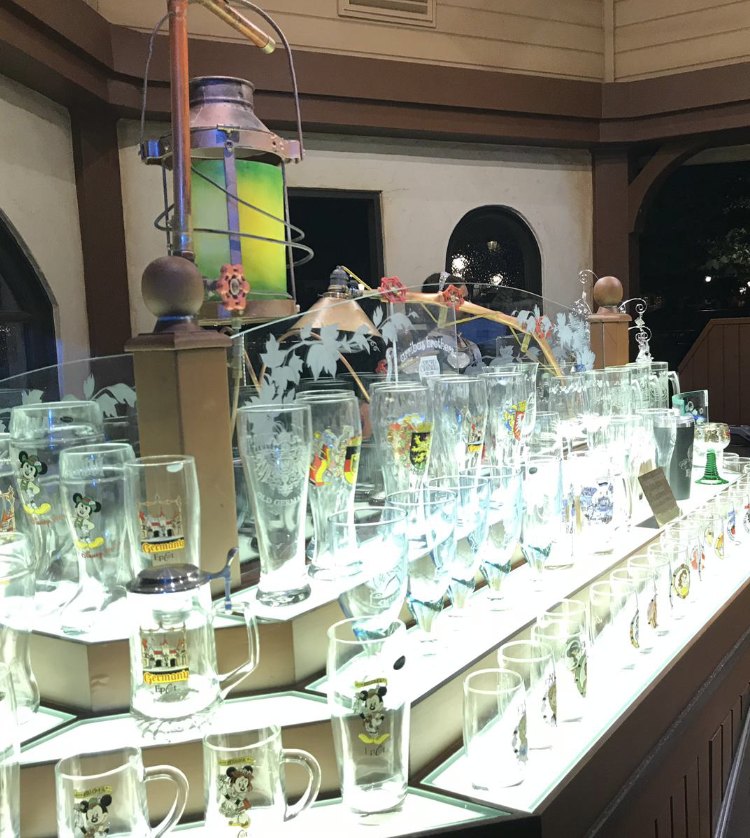Disney CRP: Fokus auf das Cultural Representative Program bei Arribas Brothers (Merchandise) 5 Beer glasses at Arribas Disney Epcot Germany