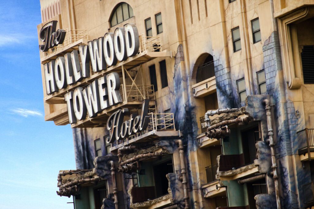 „Behind the Attraction“ Review: Hinter den Kulissen der Disney Parks mit den Imagineers 4 The Twilight Zone Tower of Terror