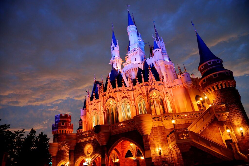 „Behind the Attraction“ Review: Hinter den Kulissen der Disney Parks mit den Imagineers 3 Behind the Attraction shows the history behind the Disney Castles