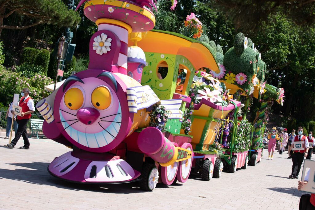 Disneyland Paris Cheshire Cat Train: Alice in Wonderland