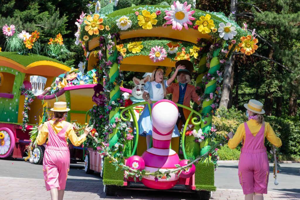 Disneyland Paris Cheshire Cat Train: Alice in Wonderland