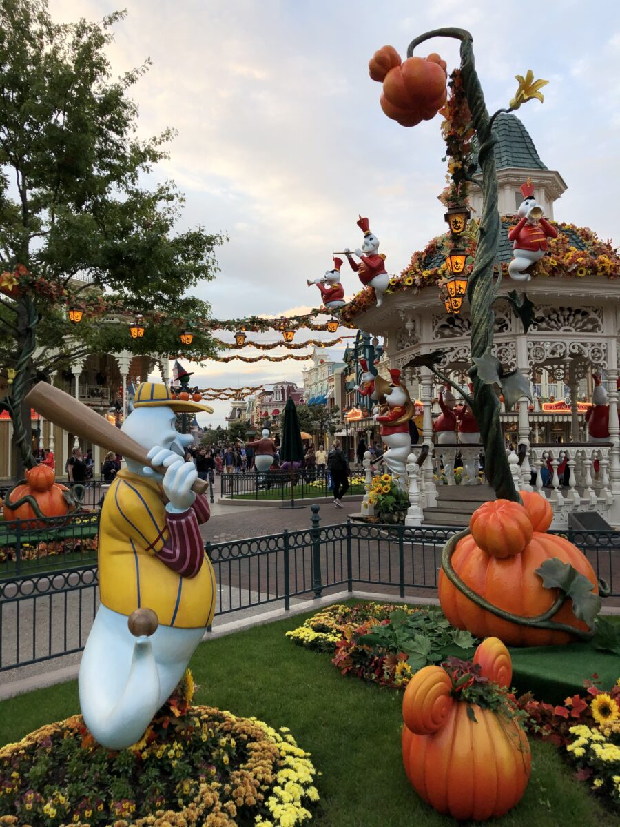 Halloween at Main Street, USA at Disneyland Paris