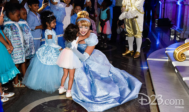 Vom drohenden Bankrott zum Welterfolg: Disneys Cinderella Story (1950) 16 Cinderella in den Disney Parks