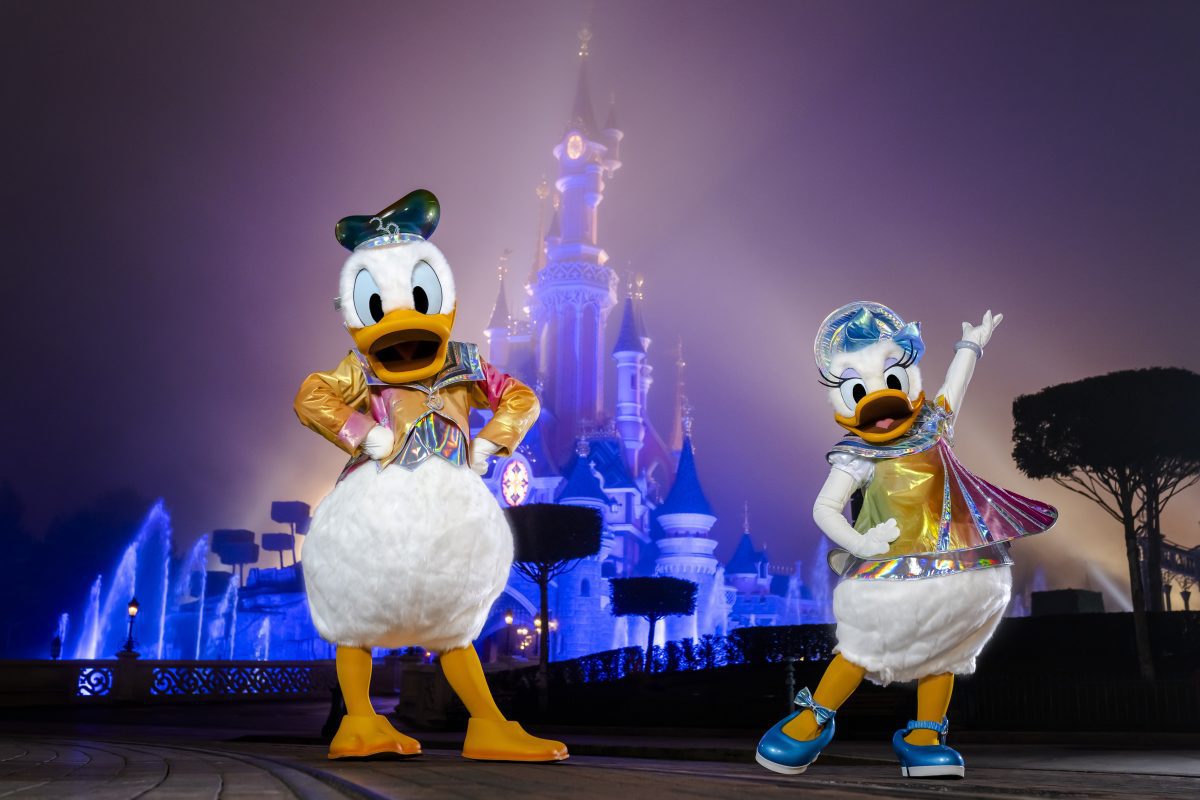 Neue Details & Programm zur Feier vom 30. Geburtstag von Disneyland Paris - inklusive innovativer Drohnen-Show! 6 Disneyland Paris 30 Donald and Daisy