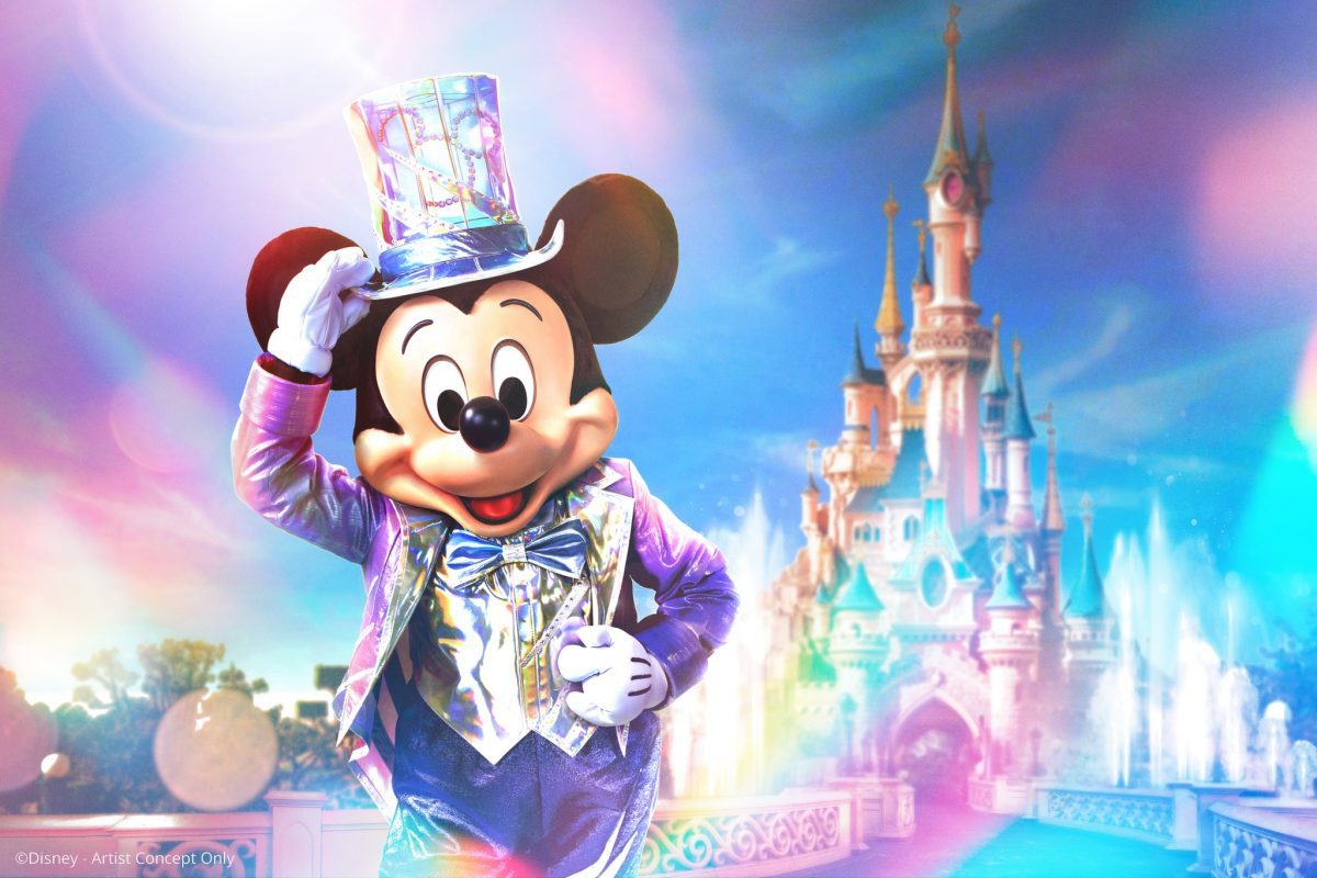 Disneyland Paris - Alle Programm Highlights, Neuheiten und Angebote zu der grandiosen Geburtstagsfeier zum 30. Jubiläum ab März 2022 4 Disneyland Paris 30th Anniversary Mickey Mouse with Castle 1