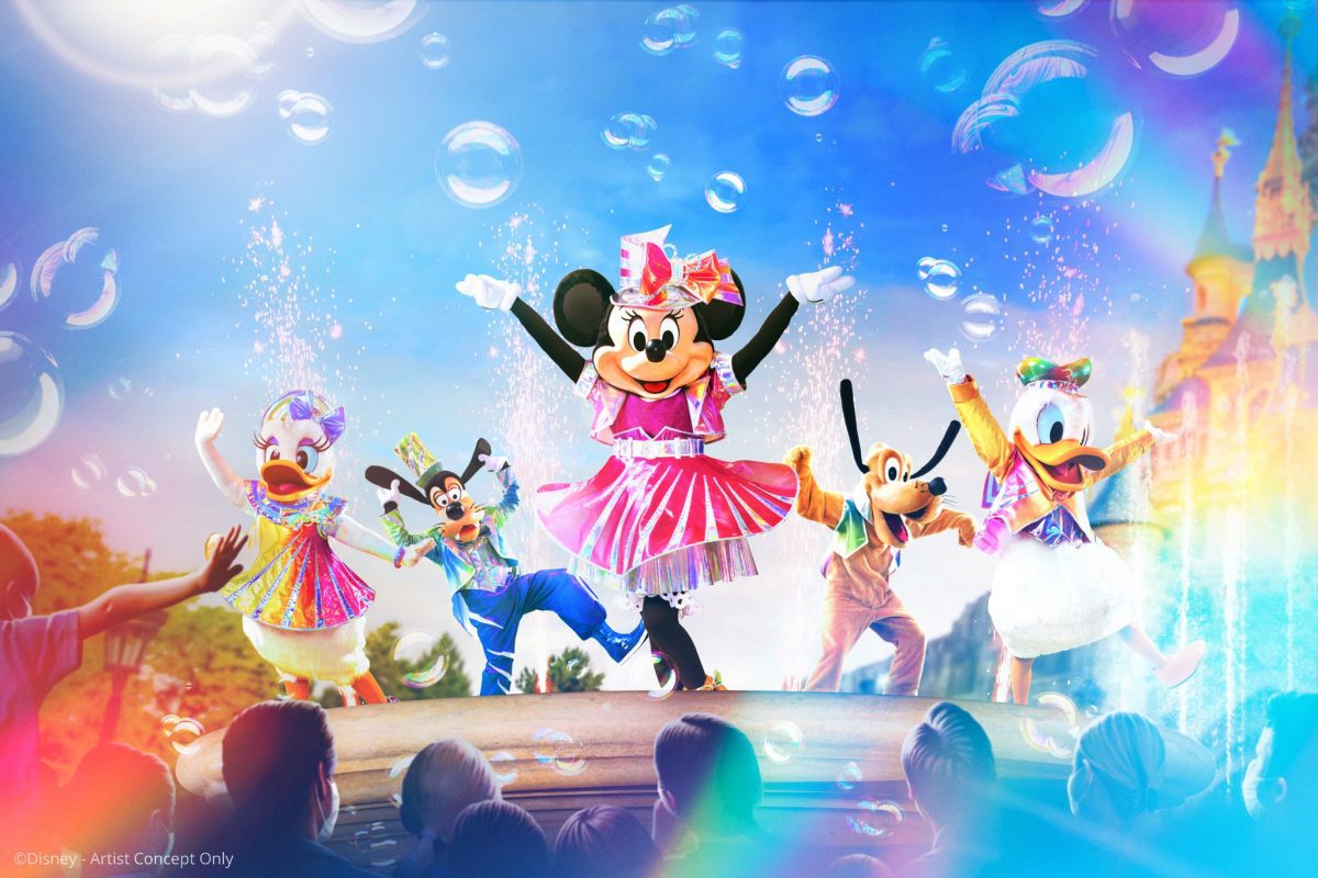 Disneyland Paris - Alle Programm Highlights, Neuheiten und Angebote zu der grandiosen Geburtstagsfeier zum 30. Jubiläum ab März 2022 3 Die neue Bühnenshow zum 30. Jubiläum von Disneyland Paris mit Daisy Duck, Goofy, Minnie Maus, Pluto und Donald Duck