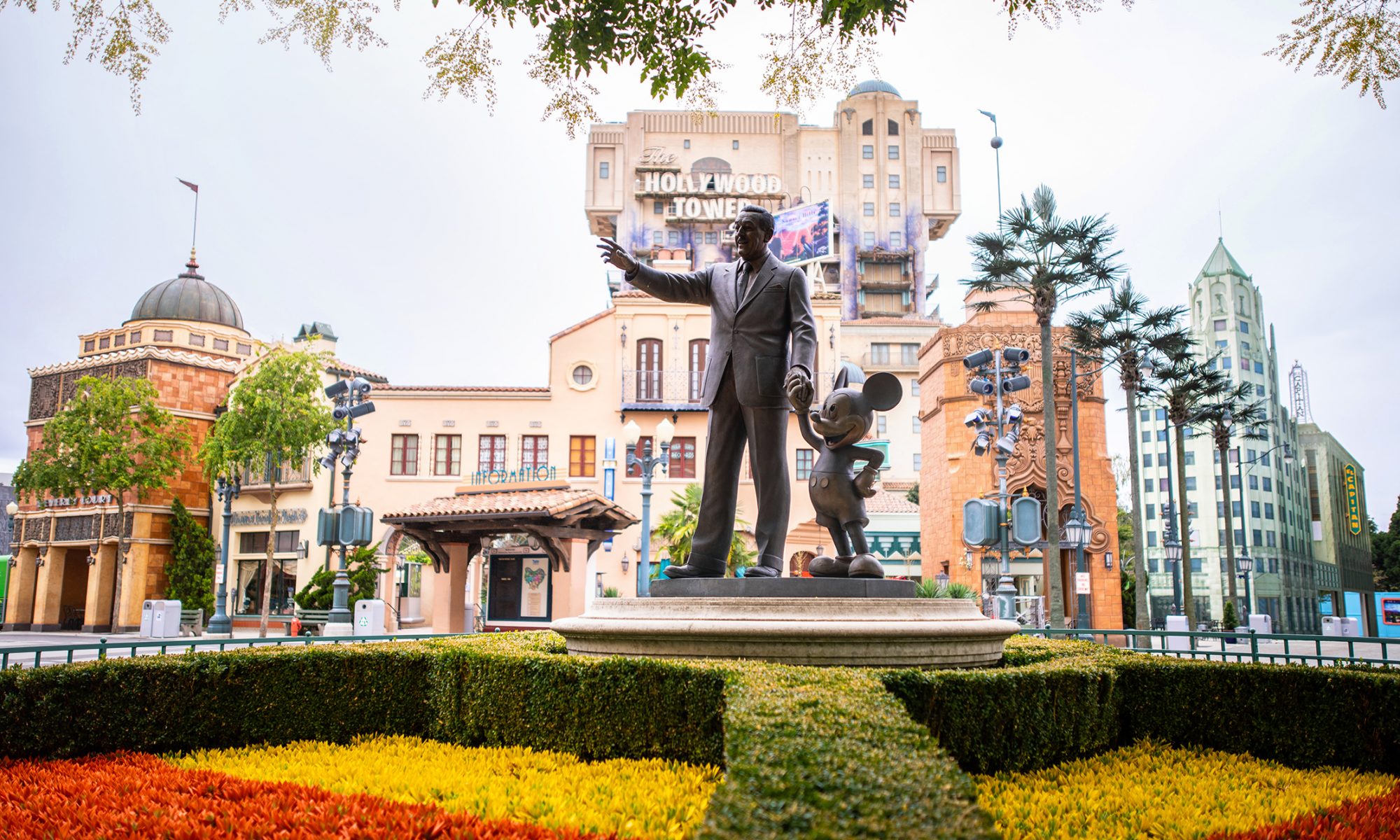 Disneyland Paris Walt Disney Studios Park Partners Statue