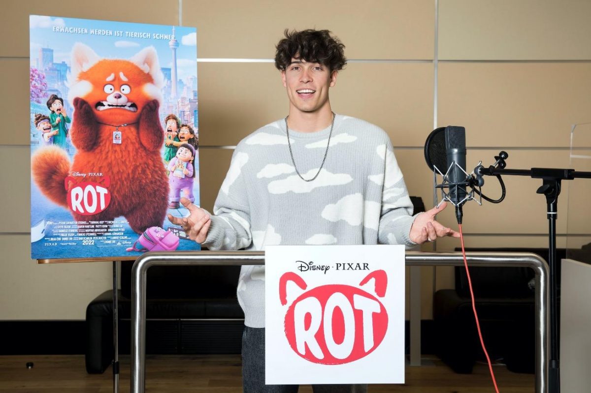 Prominente Synchronsprecher:innen für Disney•Pixars ROT: Collien Ulmen-Fernandes, Christina Ann Zalamea, Tim Schäcker und Jessabelle Kiko sind dabei! 5 Tim Schäcker in Disney-Pixars ROT