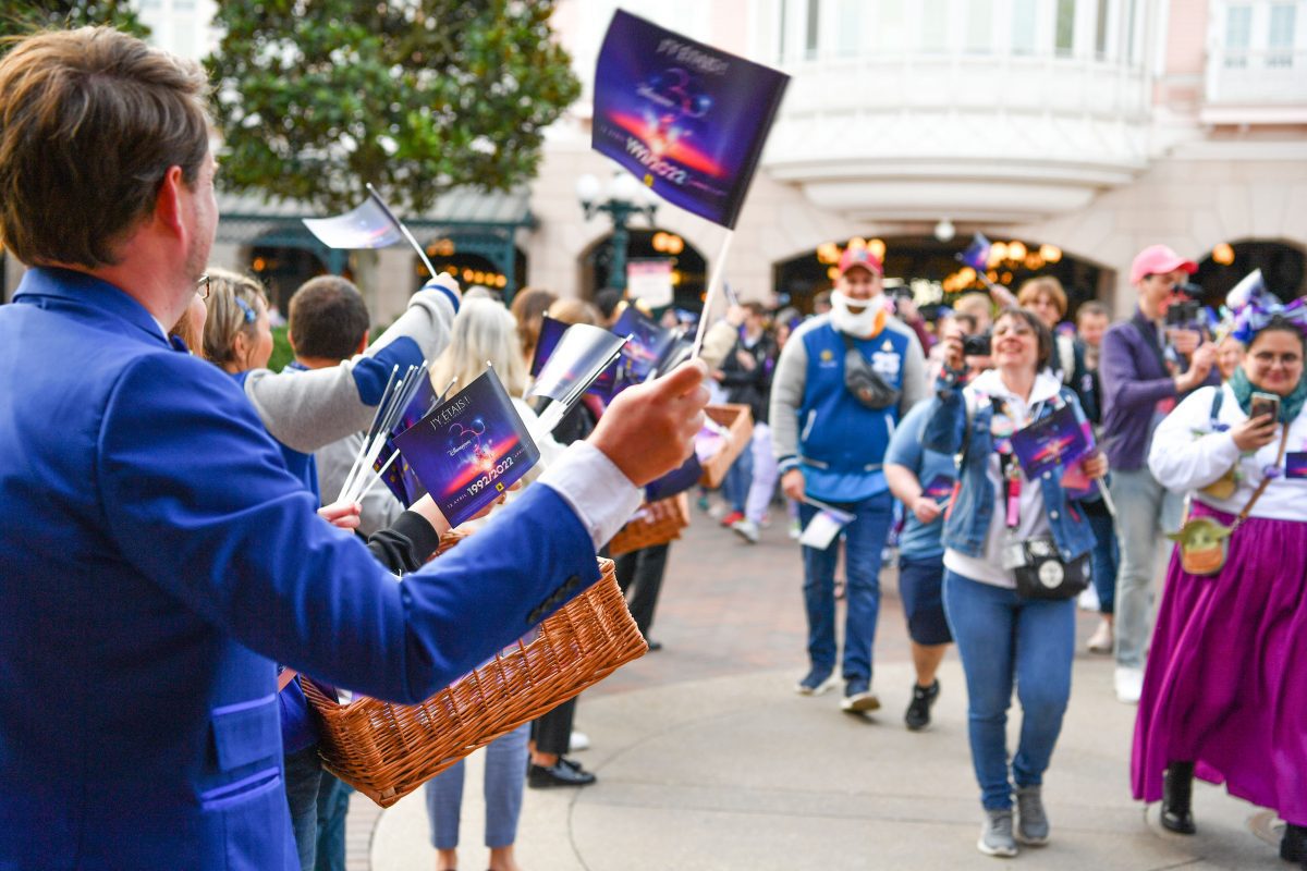 Wir feiern 30 Jahre Magie - Herzlichen Glückwunsch, Disneyland Paris! 3 Cast Member ©Disney