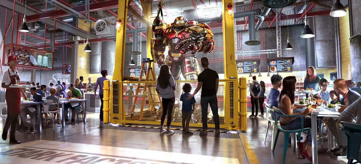 Die große Marvel AVENGERS CAMPUS Eröffnung am 20. Juli 2022 - Alle Details zum brandneuen Superhelden Land in Disneyland Paris! 38 Hulk Buster armor in Stark Factory in Marvel Avengers Campus in Disneyland Paris