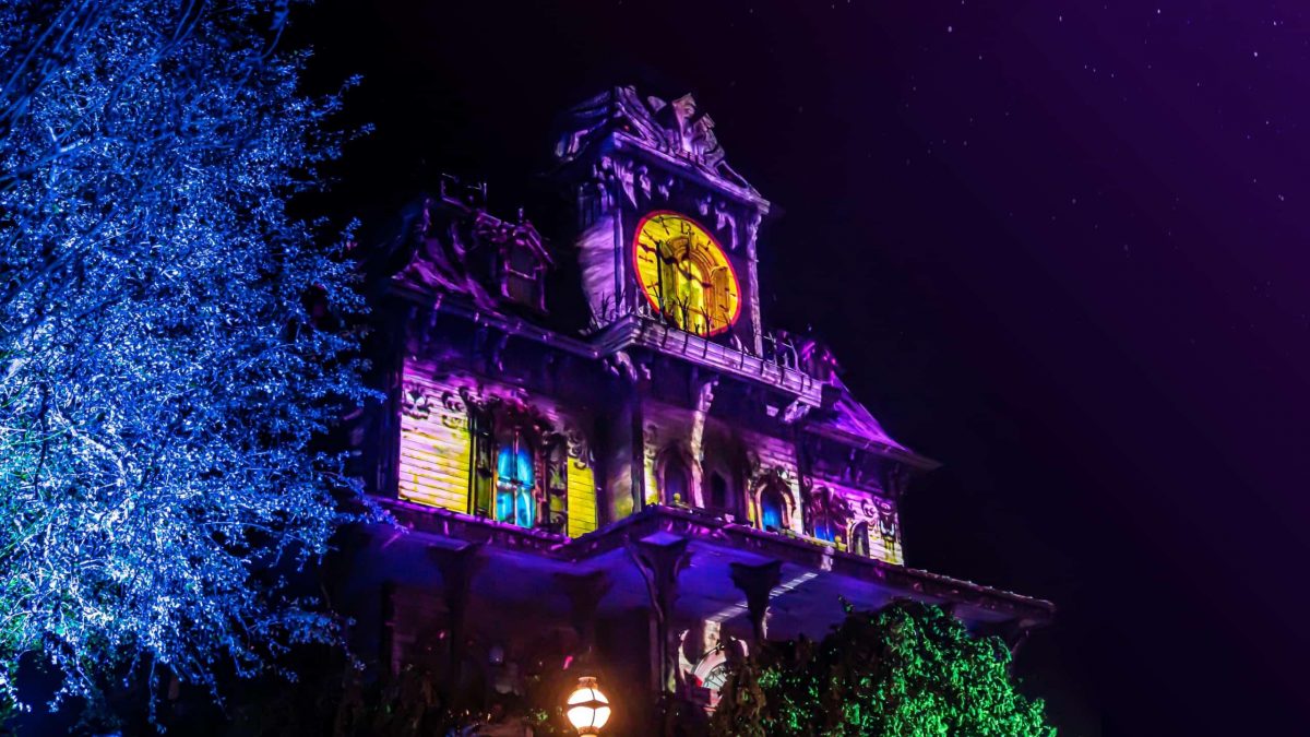 Phantom Manor in Disneyland Paris zu Halloween