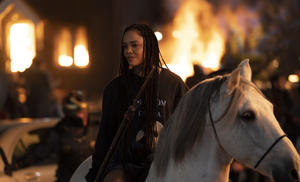 Tessa Thompson als Walküre in Thor: Love and Thunder