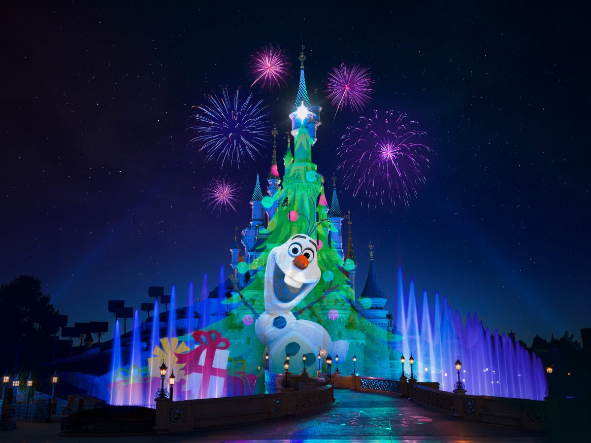 Ein Weihnachtsmärchen in Disneyland Paris: magische Feiertag vom 12. November 2022 bis zum 8. Januar 2023! 5 Olaf aus Die Eiskönigin kommt in Disney Dreams of Christmas zurück ins Disneyland Paris!