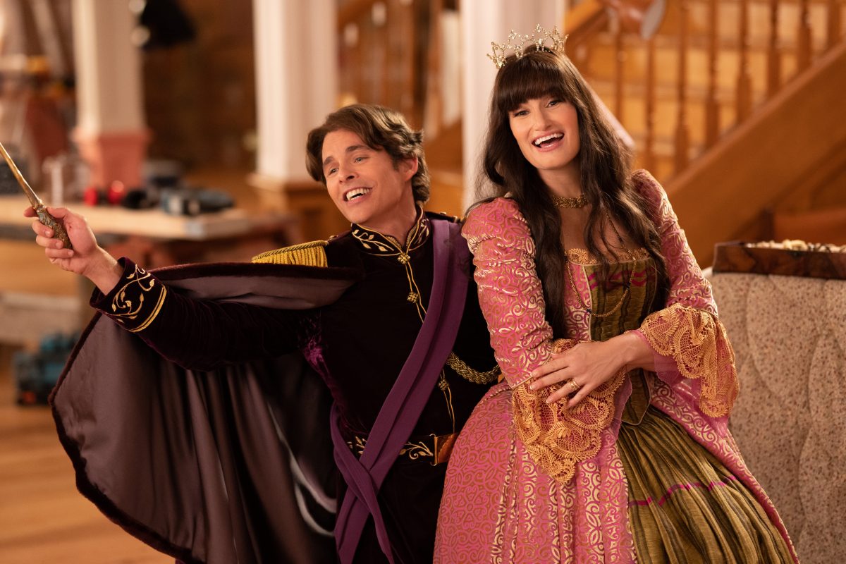 15 Jahre nach dem Original: Das sagen die Darsteller und Filmemacher zu VERWÜNSCHT NOCHMAL + Review 4 James Marsden und Idina Menzel in Verwünscht nochmal auf Disney+