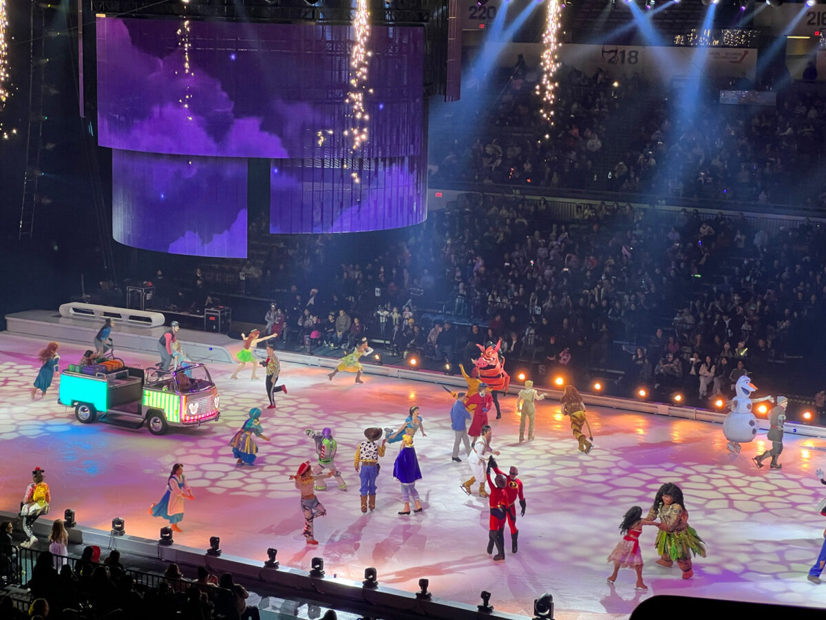Disney on Ice: Traumhafte Welten mit Micky Maus, Moana, Disney Prinzessinnen, Eiskönigin Elsa, Aladdin und mehr im März / April 2023 in Berlin, Frankfurt, Oberhausen (Deutschland) und Linz (Österreich)