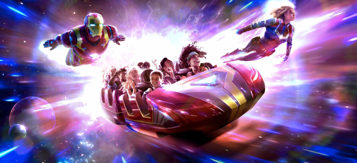 Erlebe 10 heldenhafte Momente mit deinen liebsten Marvel Superhelden im Avengers Campus in Disneyland Paris 3 Geh auf ein rasantes Abenteuer in "Avengers Assemble: Flight Force" mit Iron Man und Captain Marvel