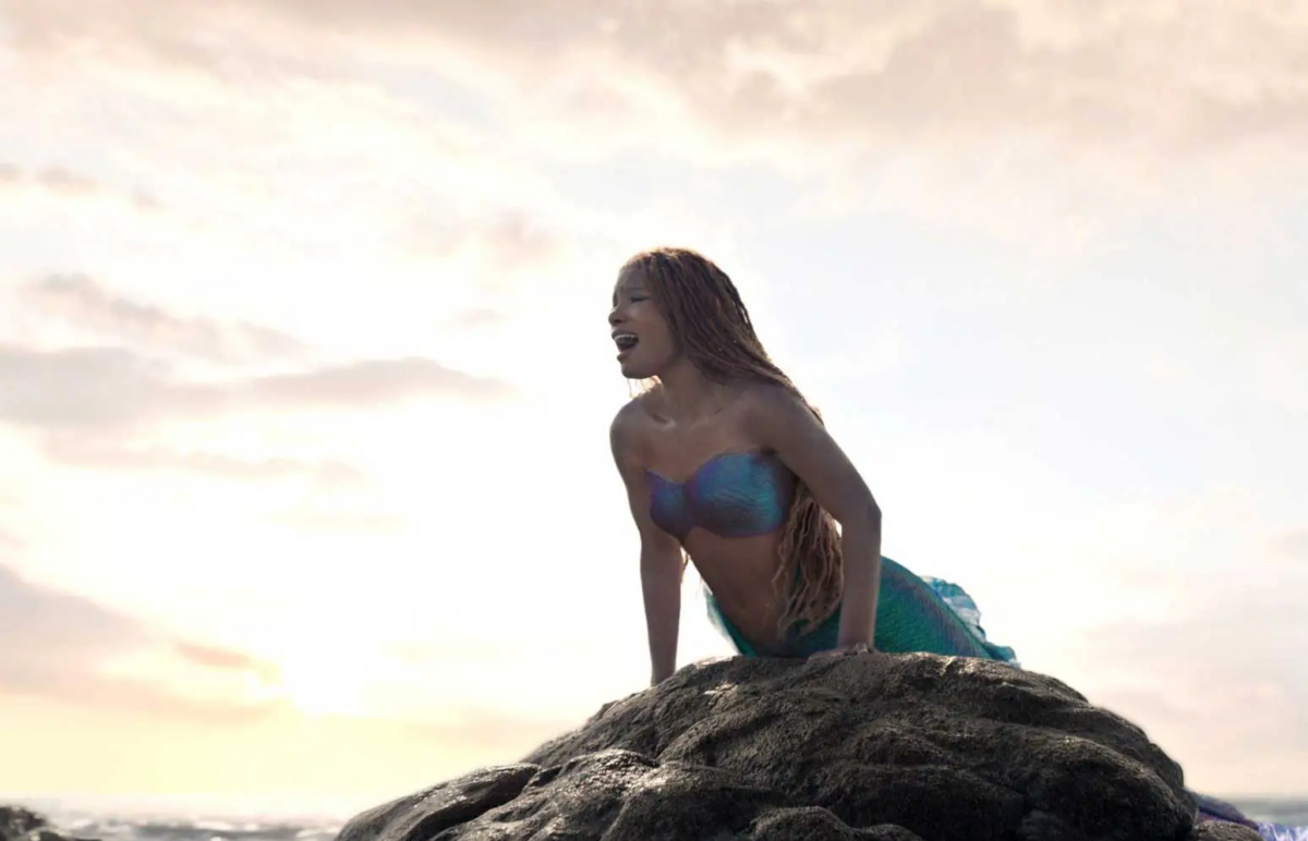 “Arielle, die Meerjungfrau”: Eine Realverfilmung zwischen der See des Bekannten und dem Land der neuen Ansätze 4 Halle Bailey als Arielle