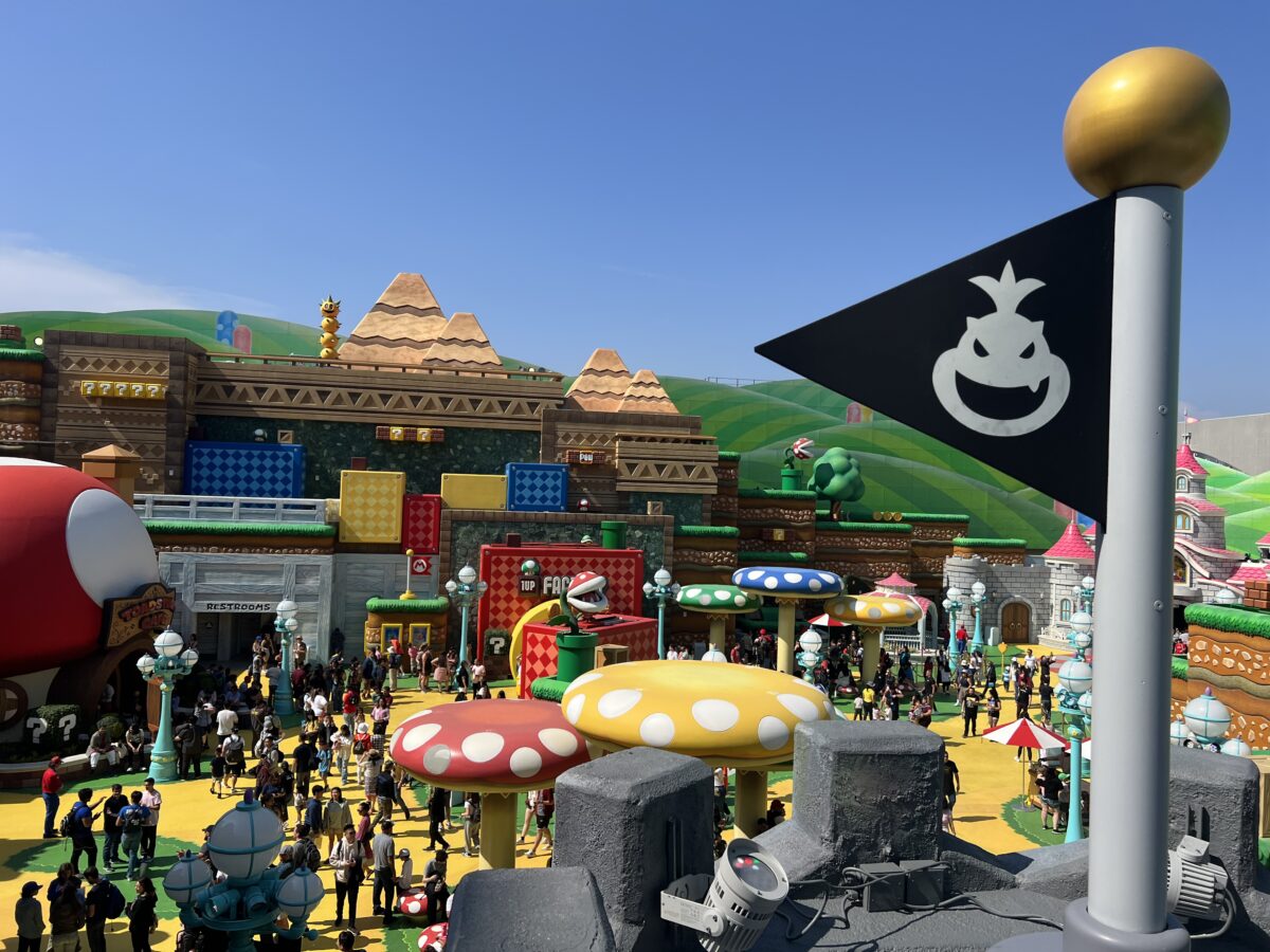 Freizeitpark Review: Lohnt sich ein Tag in den Universal Studios Hollywood in Kalifornien? 7 Der Blick über Marios Super Nintendo World.