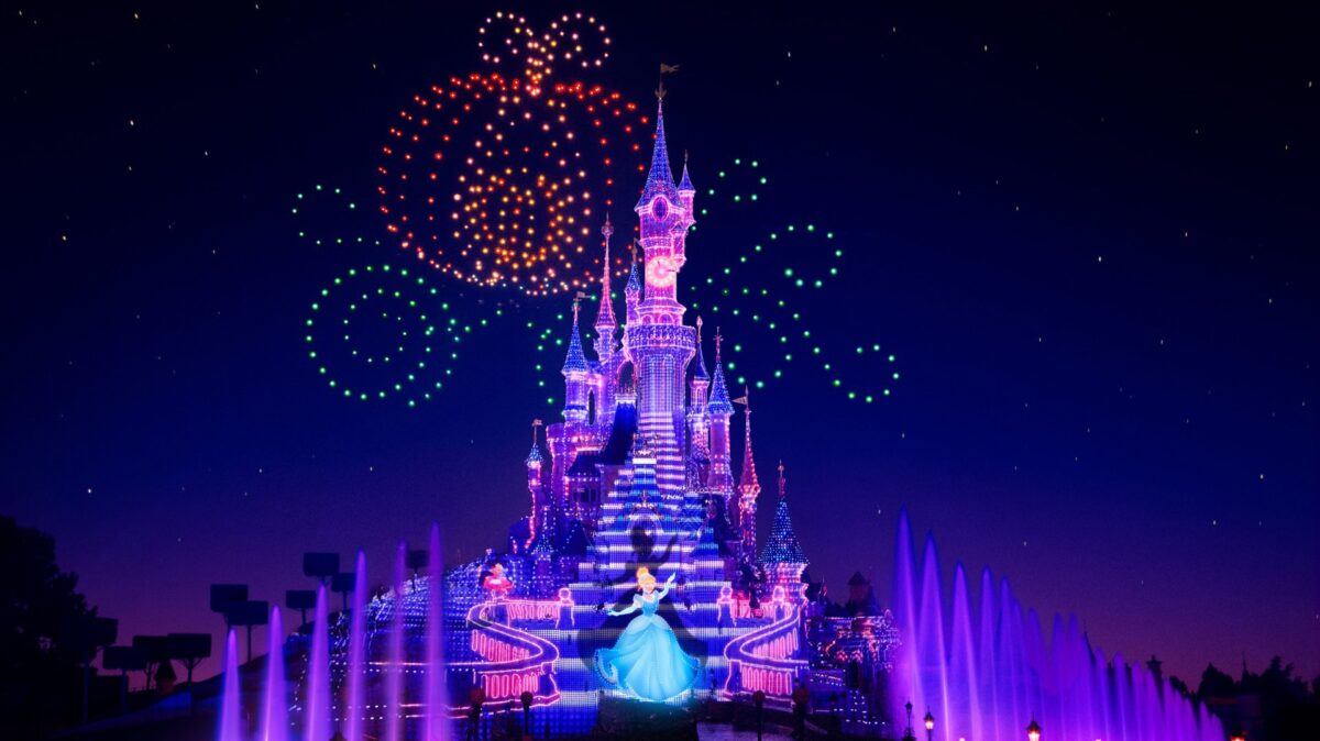 Disney Electrical Sky Parade Disneyland Paris Cinderella Carriage