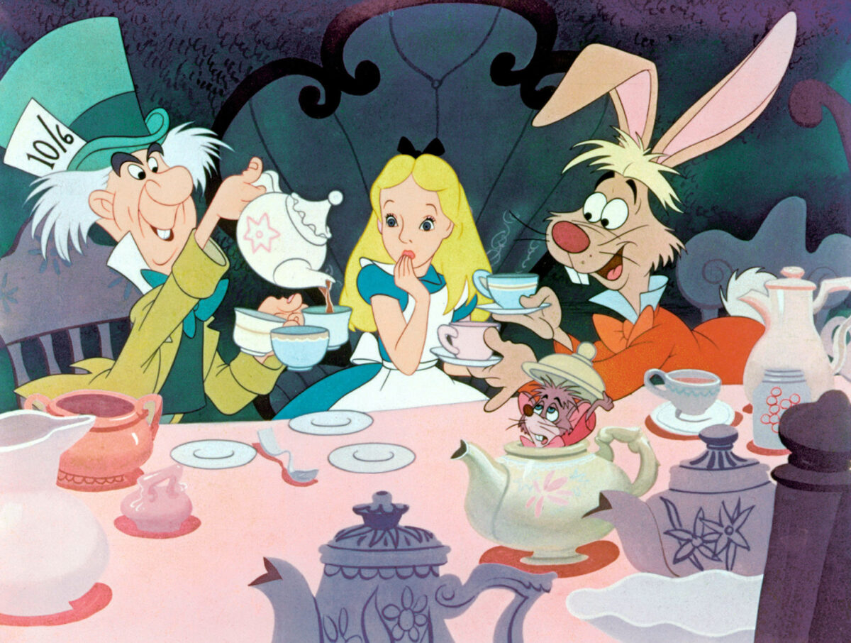 Der verrückte Hutmacher, der Märzhase und Alice im Wunderland