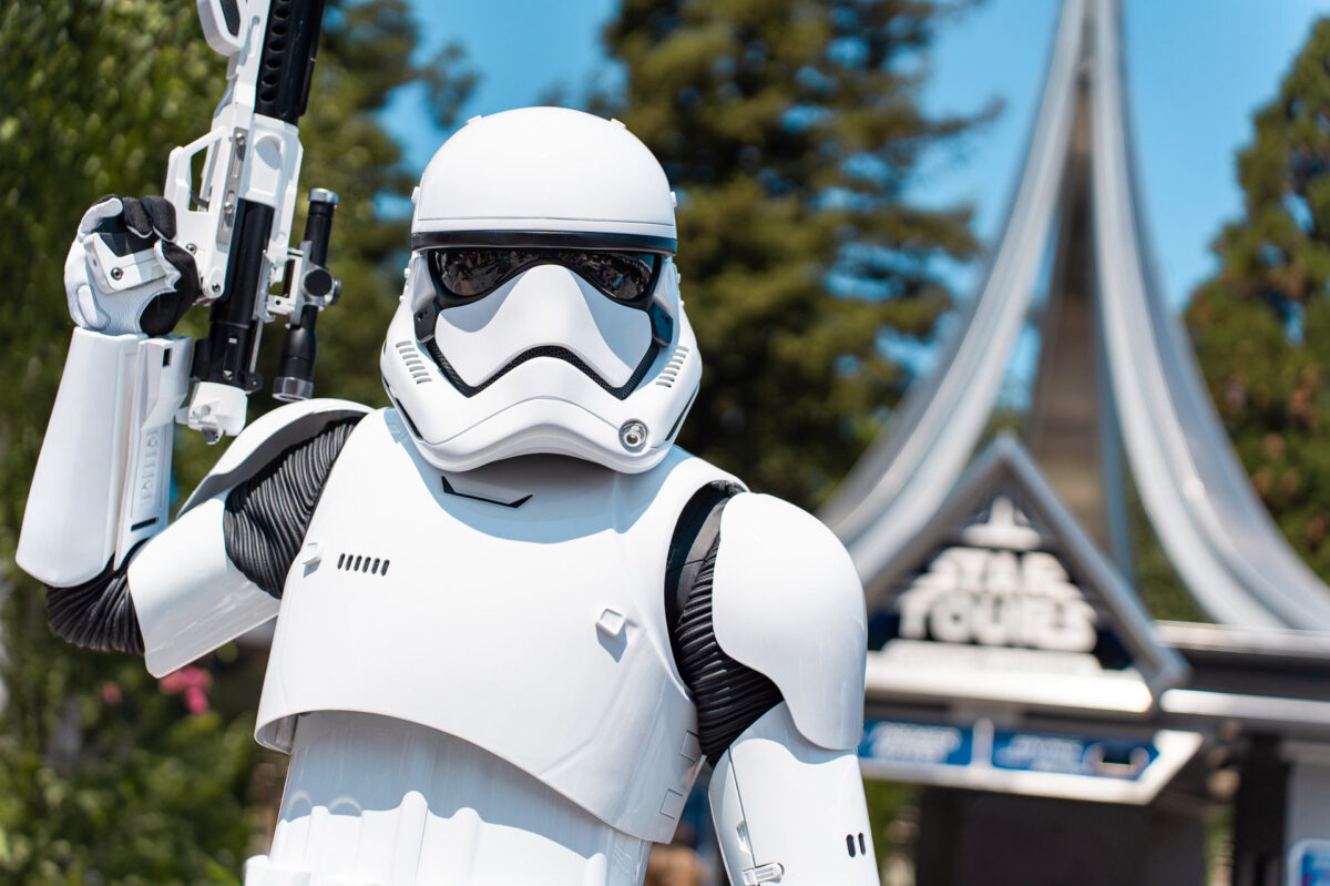Strumtruppler sind im Discoveryland zu May the Fourth unterwegs