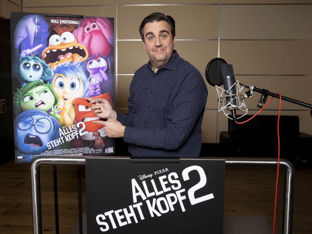 Update: Alle Synchronsprecher für ALLES STEHT KOPF 2 – Pixar Hit ab sofort im Kino 8 Bastian Pastewka als Bloofy in Disney·Pixars "Alles steht Kopf 2"
