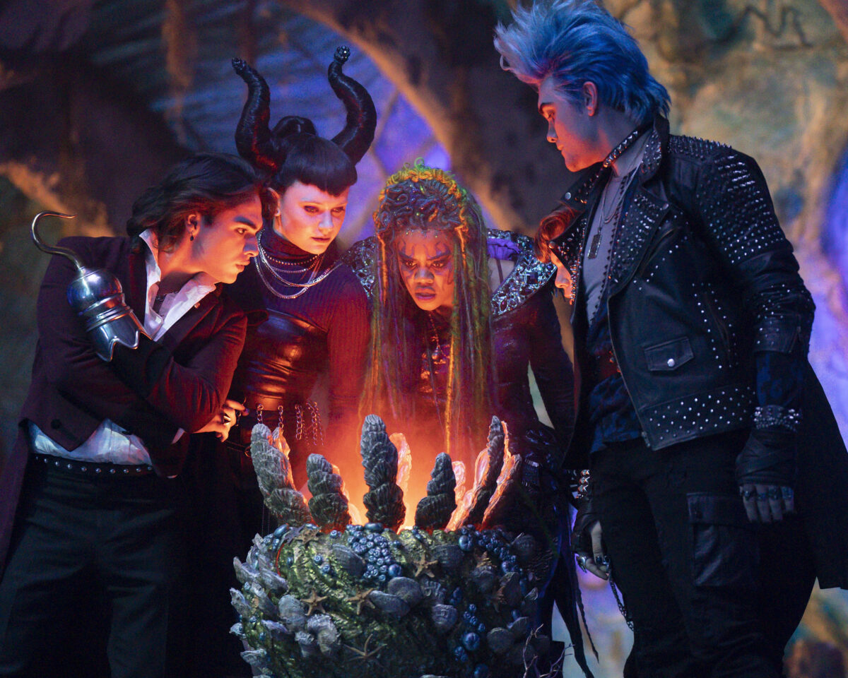 Hook (Joshua Colley), Maleficent (Marissa "Mars" Kruep), Uliana (Dara Reneé) und Hades (Anthony Pyatt)
