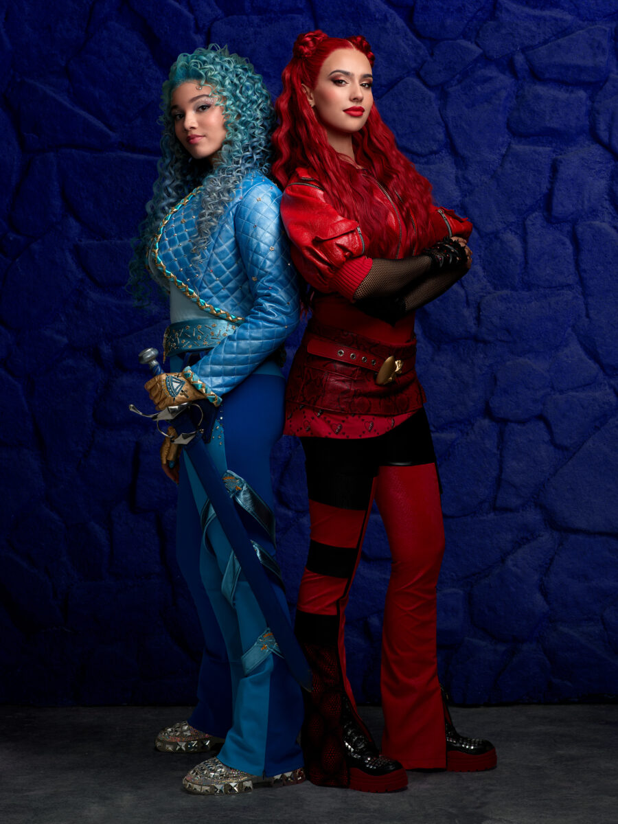 Kylie Cantrall (Red) und Malia Baker (Chloe) in Descendants: The Rise of Red im Interview