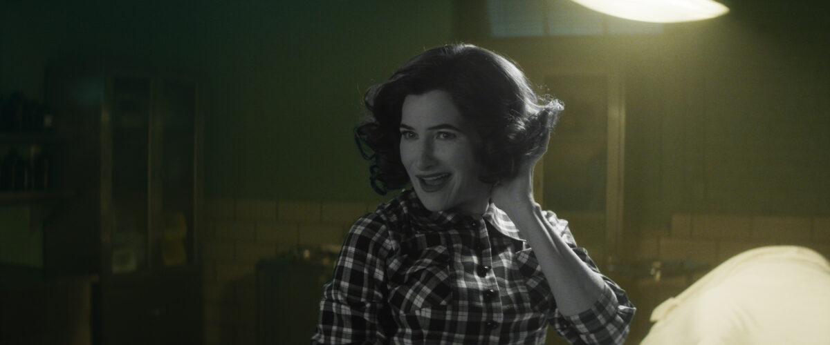 Endlich mit Trailer: AGATHA ALL ALONG: Marvels “WandaVision” Spin-off startet am 19. September auf Disney+ 5 Kathryn Hahn als Agatha Harkness in Agatha All Along - ab 18. September 2024 auf Disney+