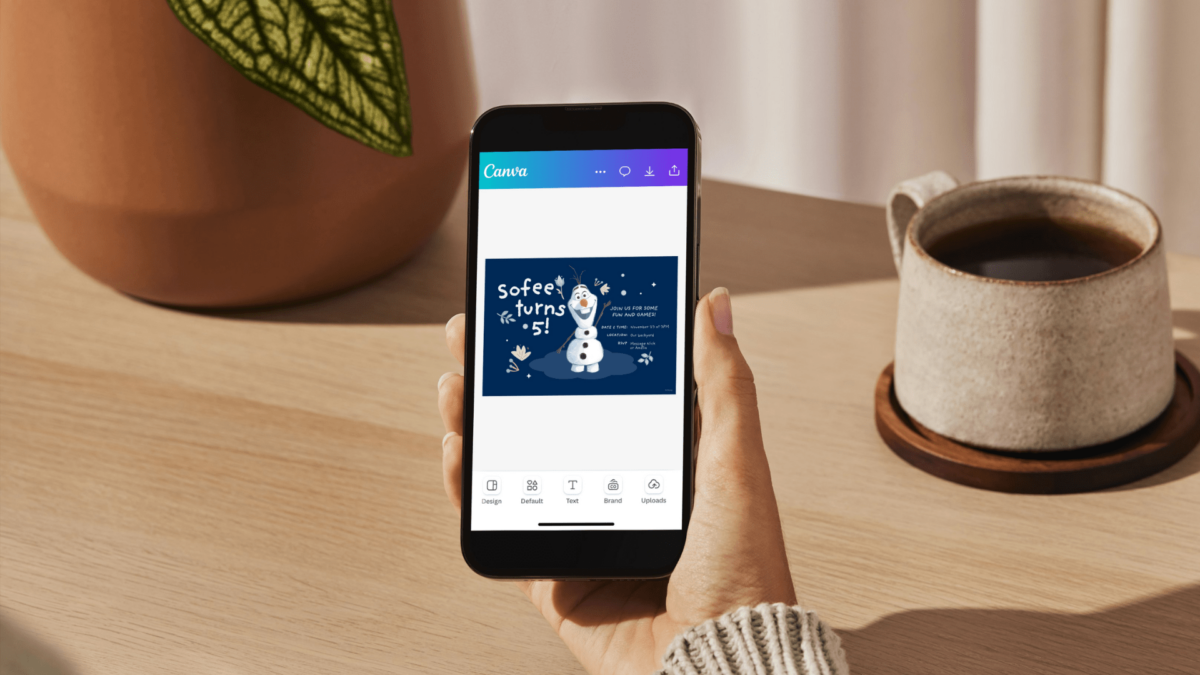 Magische Designs: Über 300 neue Disney Vorlagen jetzt auf Canva verfügbar 4 Auch auf dem Smartphone kann Canva benutzt werden und hat Inhalte von Micky Maus, Die Eiskönigin, Vaiana und mehr verfügbar