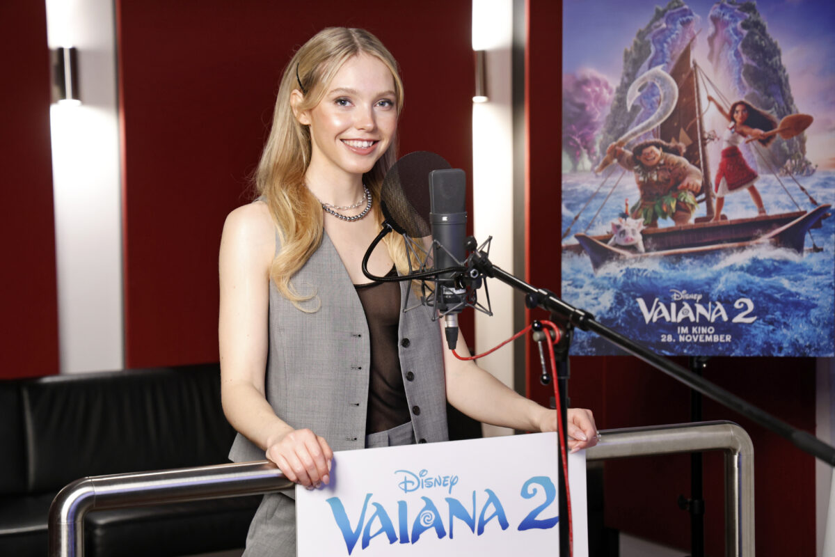 Lina Larissa Strahl ist die deutsche Synchronstimme von Vaiana in Vaiana 2