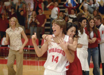 Der Disney Channel Weihnachtszauber 2024: Hier sind alle Weihnachts-Filme und Serien-Highlights im November und Dezember! 147 High School Musical an Silvester 2024 im Disney Channel