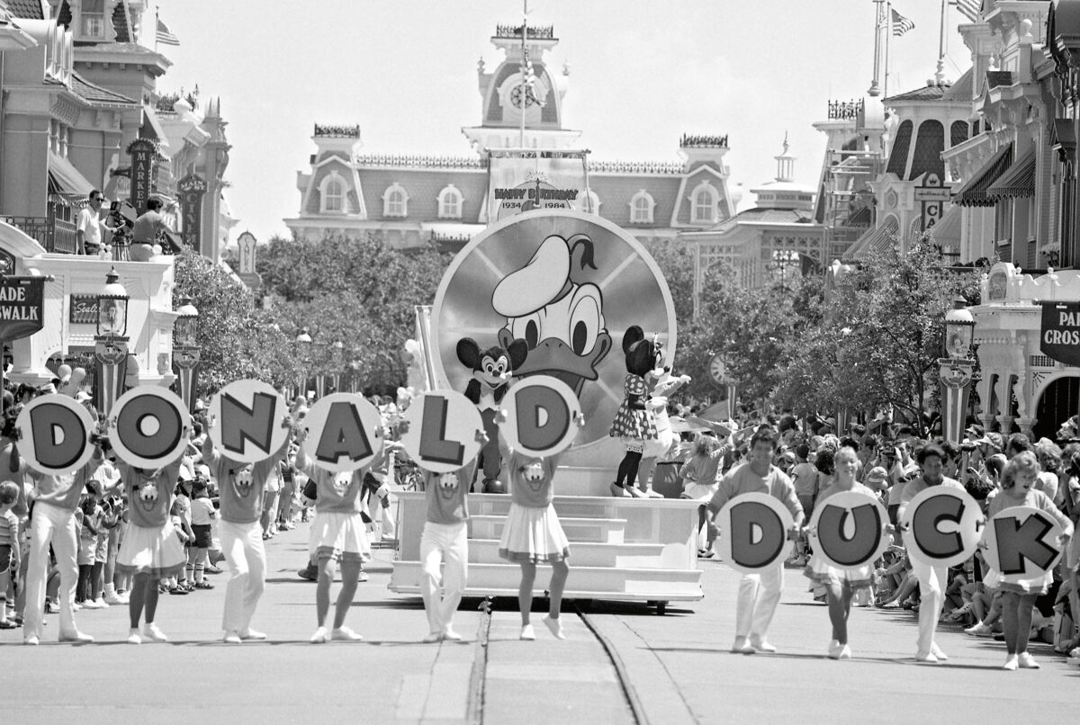 In 1984 feierte Walt Disney World 50 Jahre Donald Duck - mit seinen Freunden, Familienmitgliedern und 50 echten Enten
