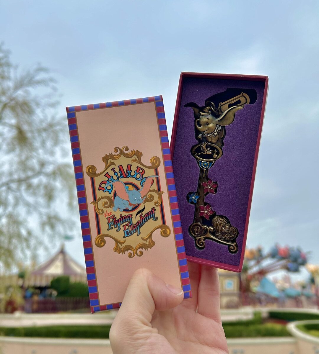 Neue Attraktion-Sammelschlüssel – Dumbo the Flying Elephant | Disneyland Paris