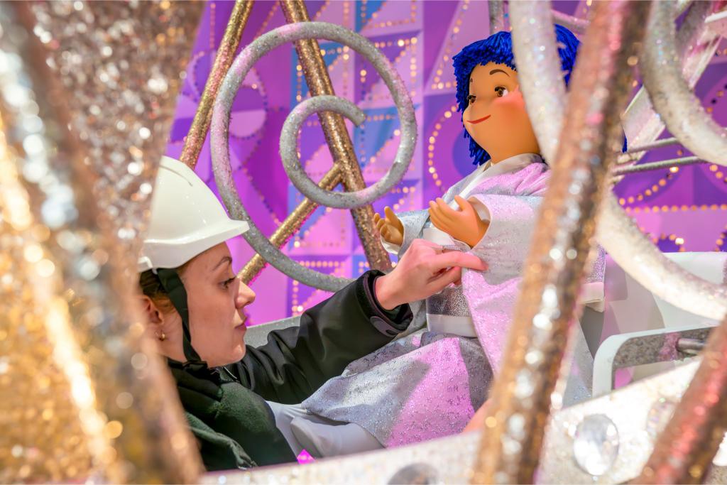 Neue Kostüme für „it’s a small world“ in Disneyland Paris: Ein Blick hinter die Kulissen