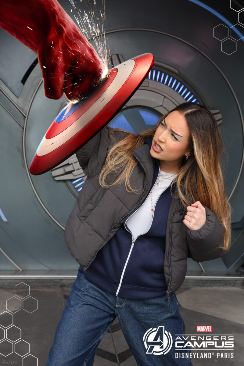 Red Hulk Magic Shot im DLP Avengers Campus