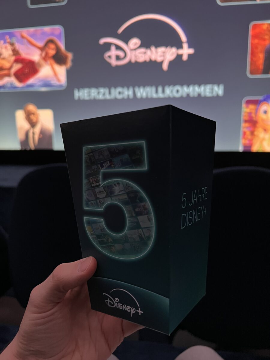 Holt das Popcorn raus und feiert das große Disney+ Jubiläum mit den Streaming-Highlights von Disney, Pixar, Marvel und Star Wars!
