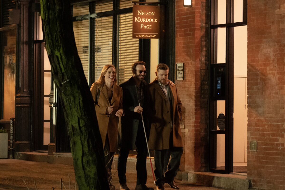Karen Page, Matt Murdock und Foggy Nelson in der neuen Daredevil Serie ab 5. März 2025 auf Disney+ zum Streamen