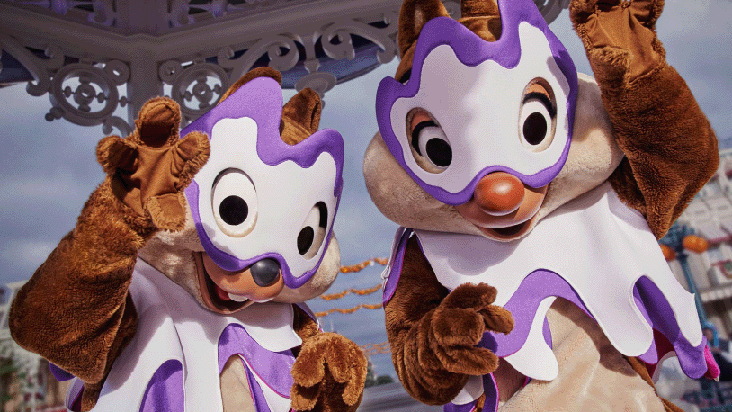 Planst du einen Halloween-Trip ins Disneyland Paris? Das erwartet dich 2025! 4 N037156 2030 01 22 world chip n dale festival halloween 2023 cards yellow 16 9 tcm794 277229w960p1fjpg edited