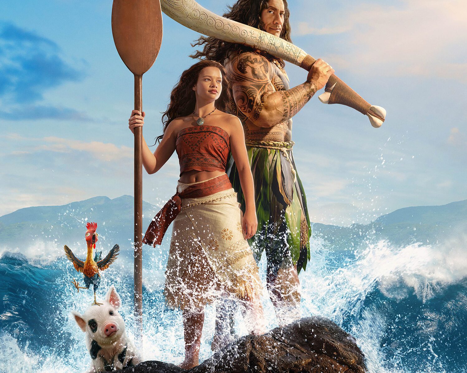 Vaiana Live Action Filmplakat mit Maui, Pua und Hei Hei und dem weiten Ozean im Hintergrund.