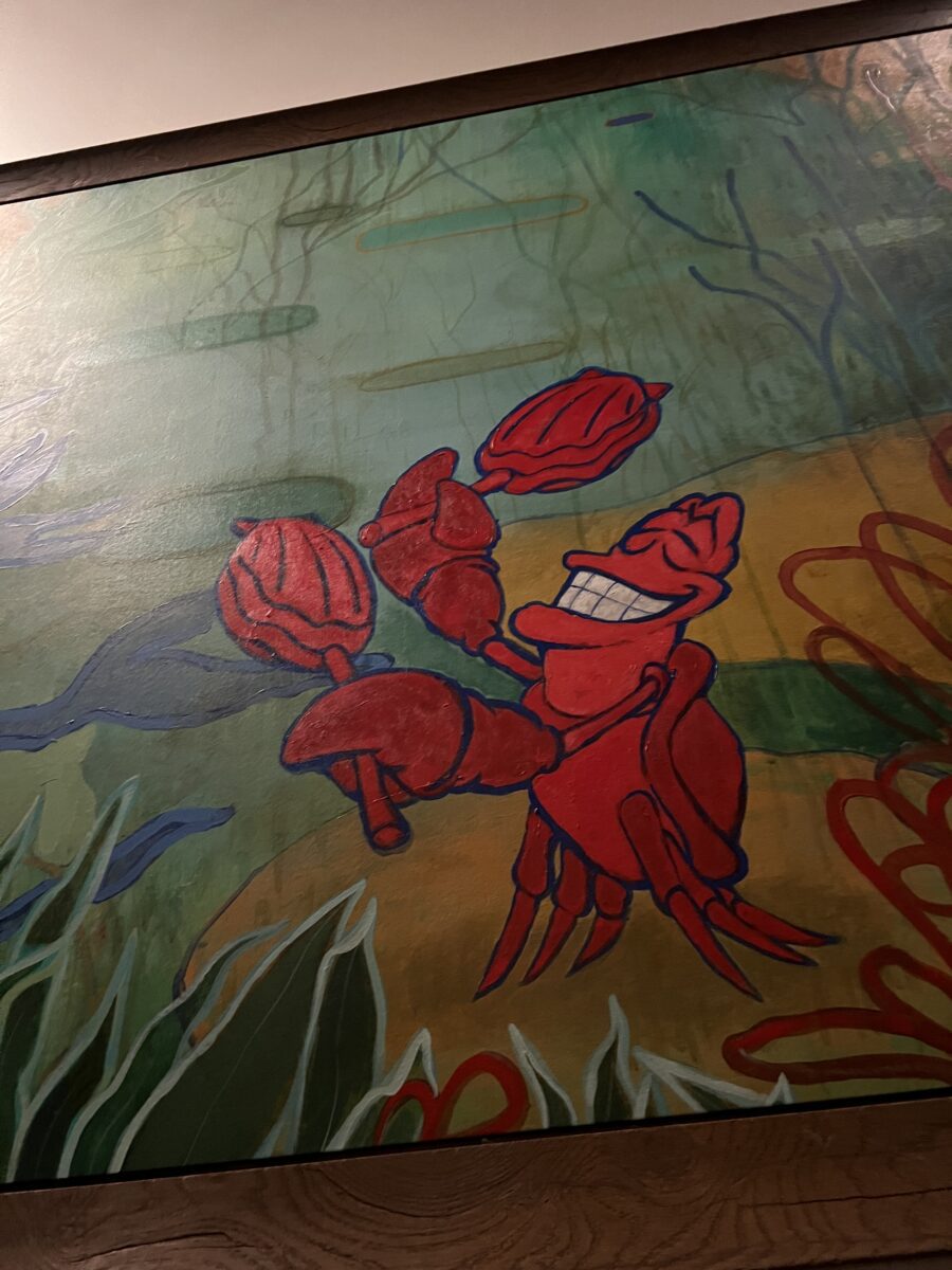 GRATIS Verpflegung & Getränke* in Walt Disney World (nur bis 31. März 2026!) – das sind unsere TOP 10 Restaurants für Disney Dining Plans 13 Geheimtipp: Sebastian’s Bistro (Disney’s Caribbean Beach Resort) thematisiert nach Arielle die Meerjungfrau (The Little Mermaid)
