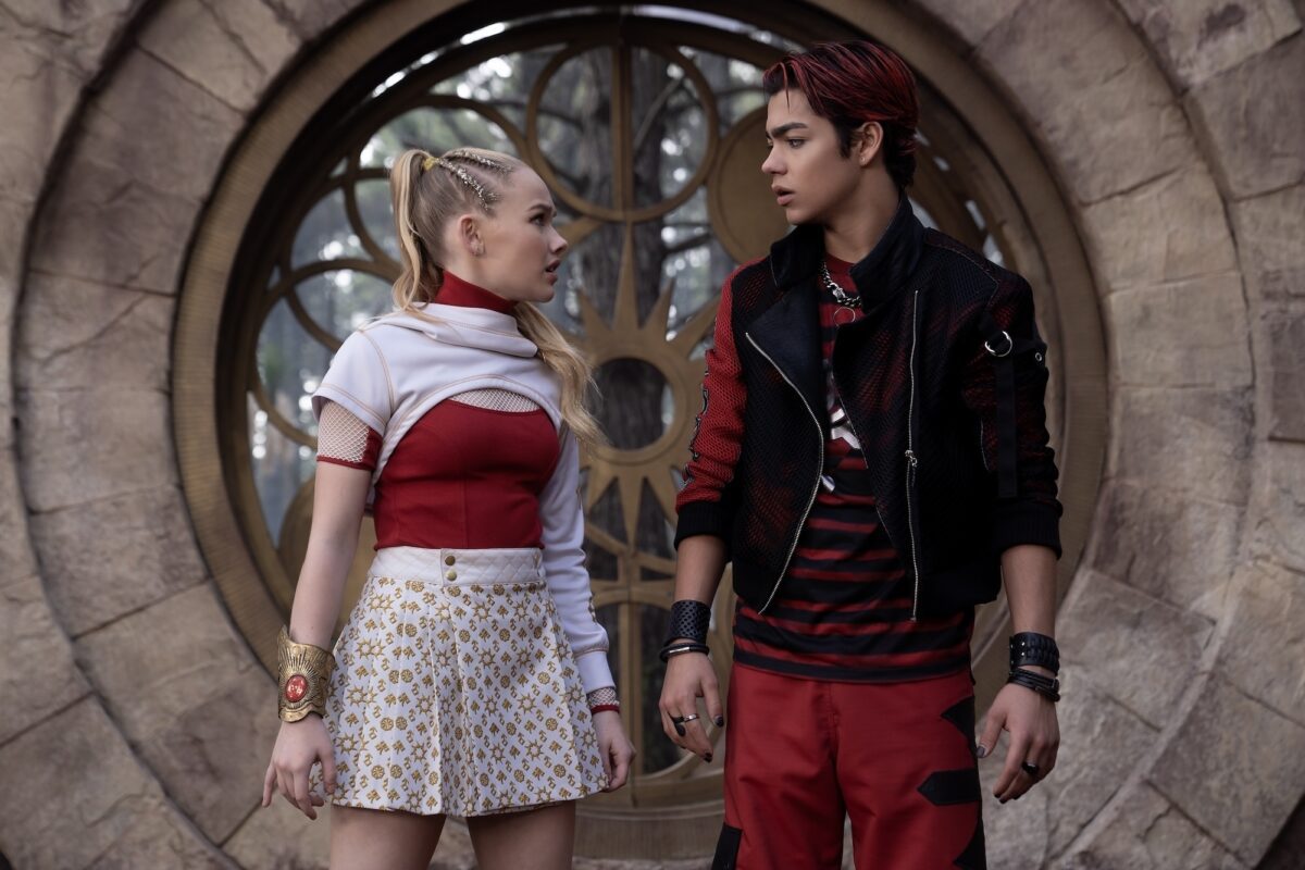 Malachi Barton und Freya Skye als Victor und Nova sind die Hauptdarsteller von ZOMBIES 5 im Disney Channel und auf Disney+
