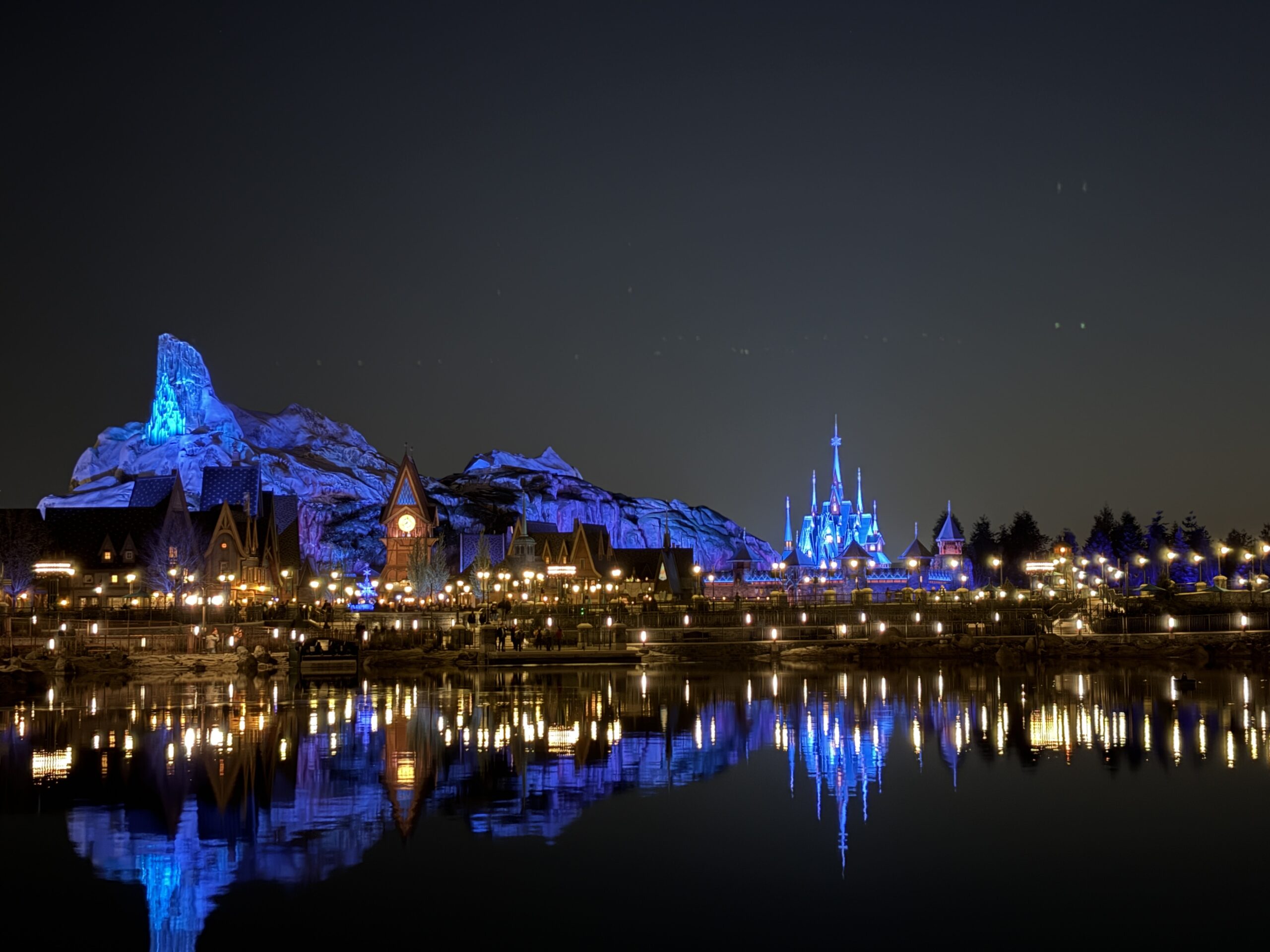 World of Frozen in Disney Adventure World in Disneyland Paris Review