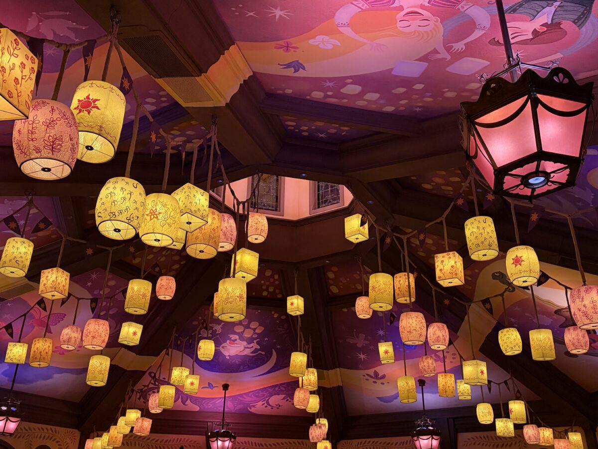 Bunte Lichter Laternen in Raiponce Tangled Spin Attraction